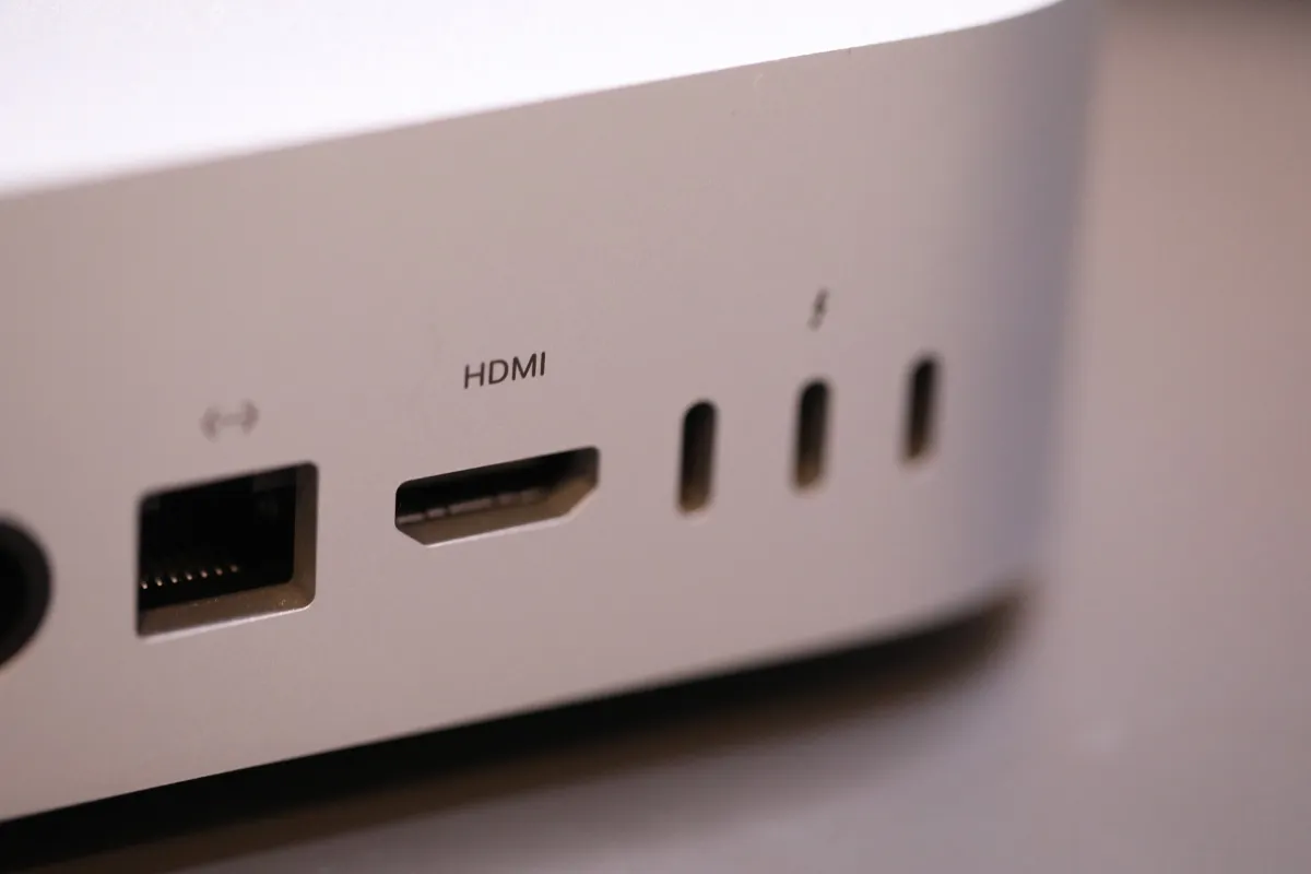 Apple、AI駆動のMac需要急増に驚き、供給逼迫が続く