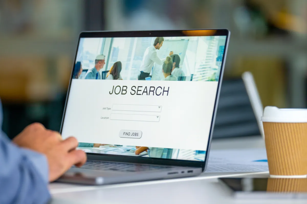 LinkedInデータによると、採用の減少はAIと無関係