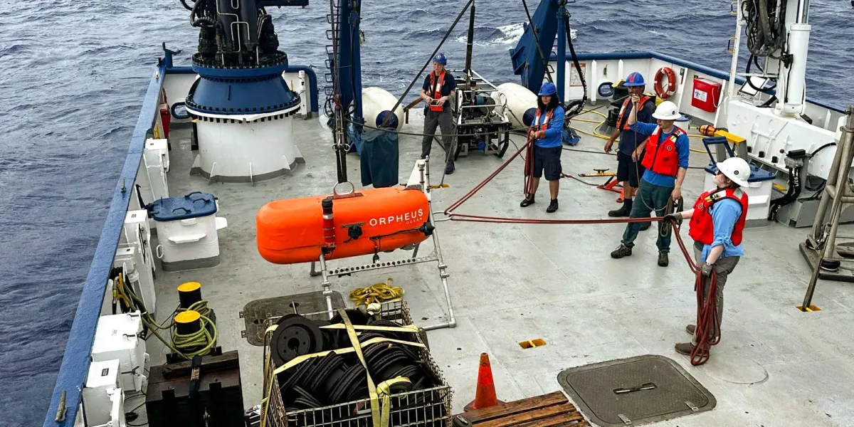 海底ジャンパーと軍事チャットボット：今日のテクノロジー速報