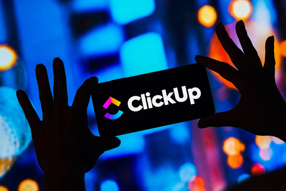ClickUpが大規模リストラ:AI Agentがホワイトカラーの仕事を代替する