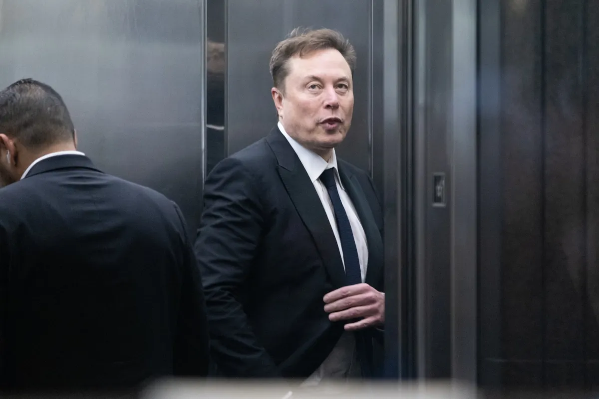 Anthropicリース契約論争：マスク氏は短期と主張、文書は2029年まで継続を示す