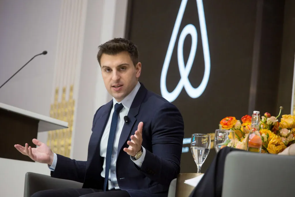 Airbnb CEOがAIラボ設立を発表、大規模モデル展開には慎重姿勢