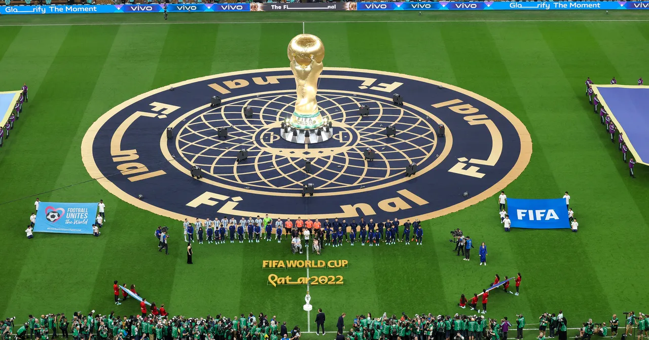 カタール：FIFAのサッカーテクノロジー実験場