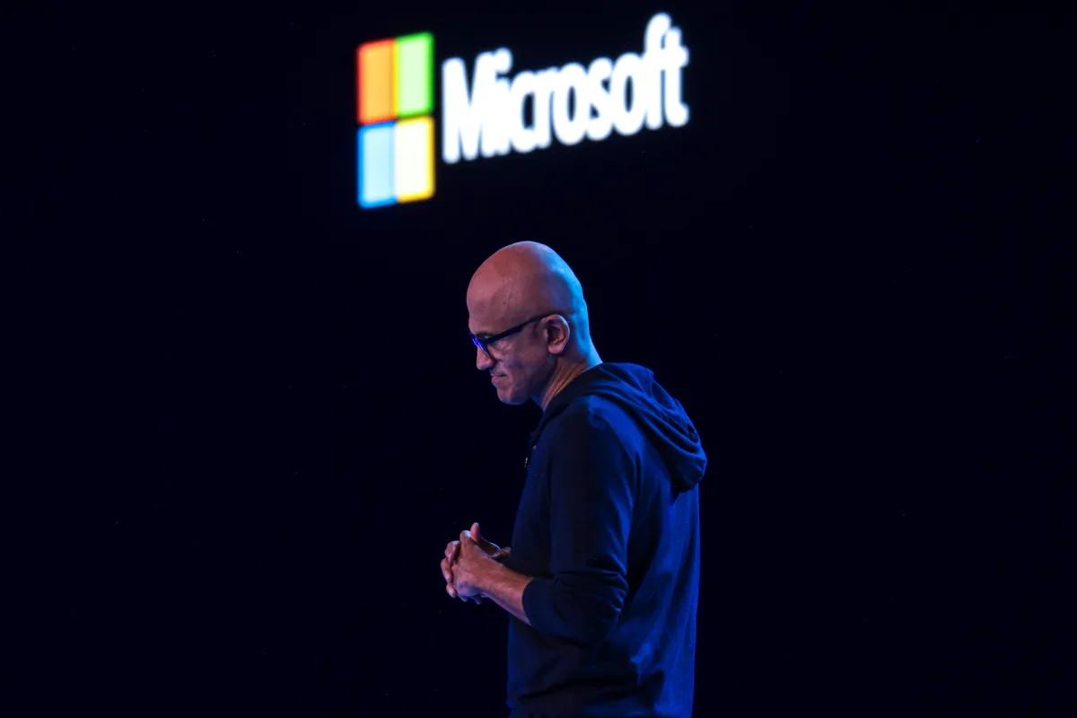 マイクロソフトがAIコスト削減の波に参入：自社開発モデルへの転換を加速