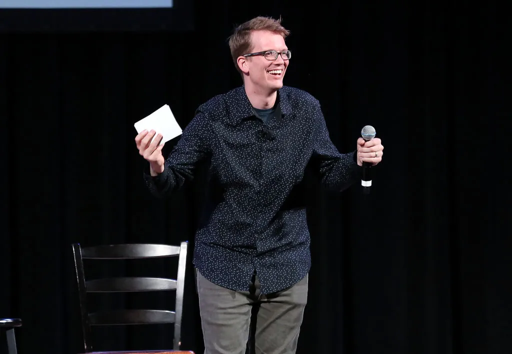 YouTuberのHank Green、AI依存を告白——ドーパミン中毒で「不健全な状態」