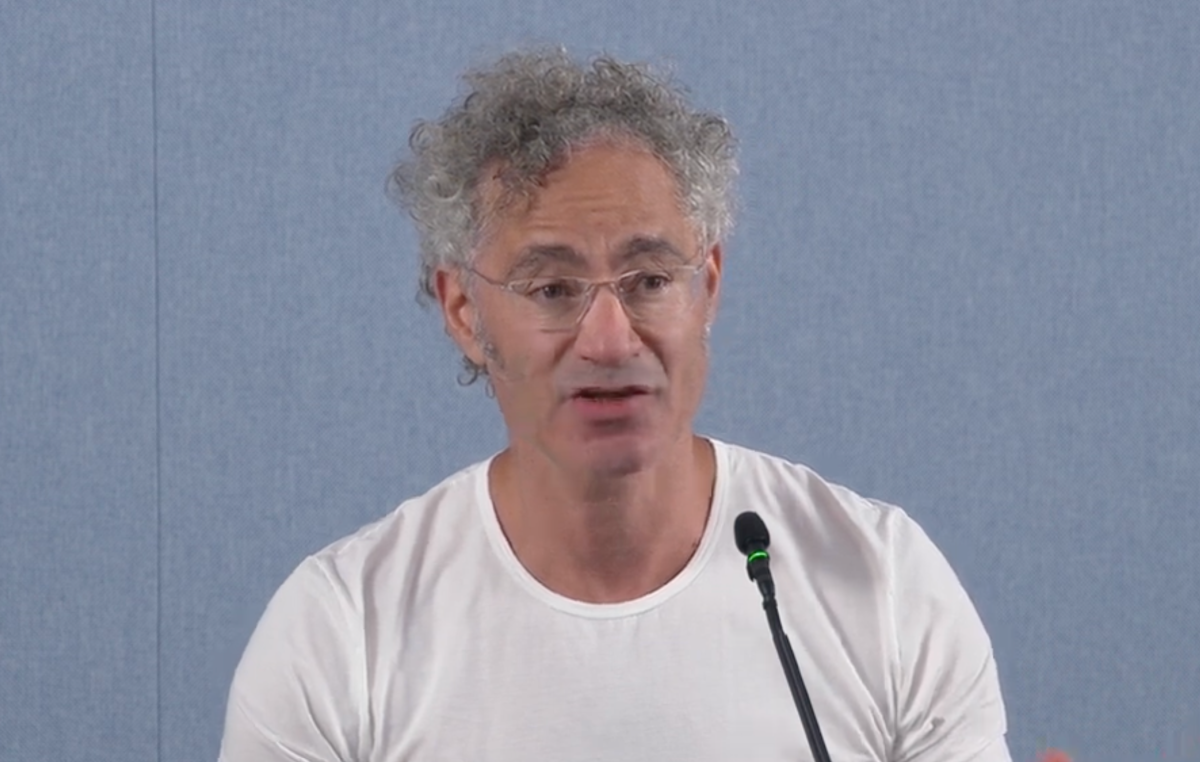 Palantir CEO、AI業界を猛批判——10億ドル黒字達成後に「マルクス主義」と断罪