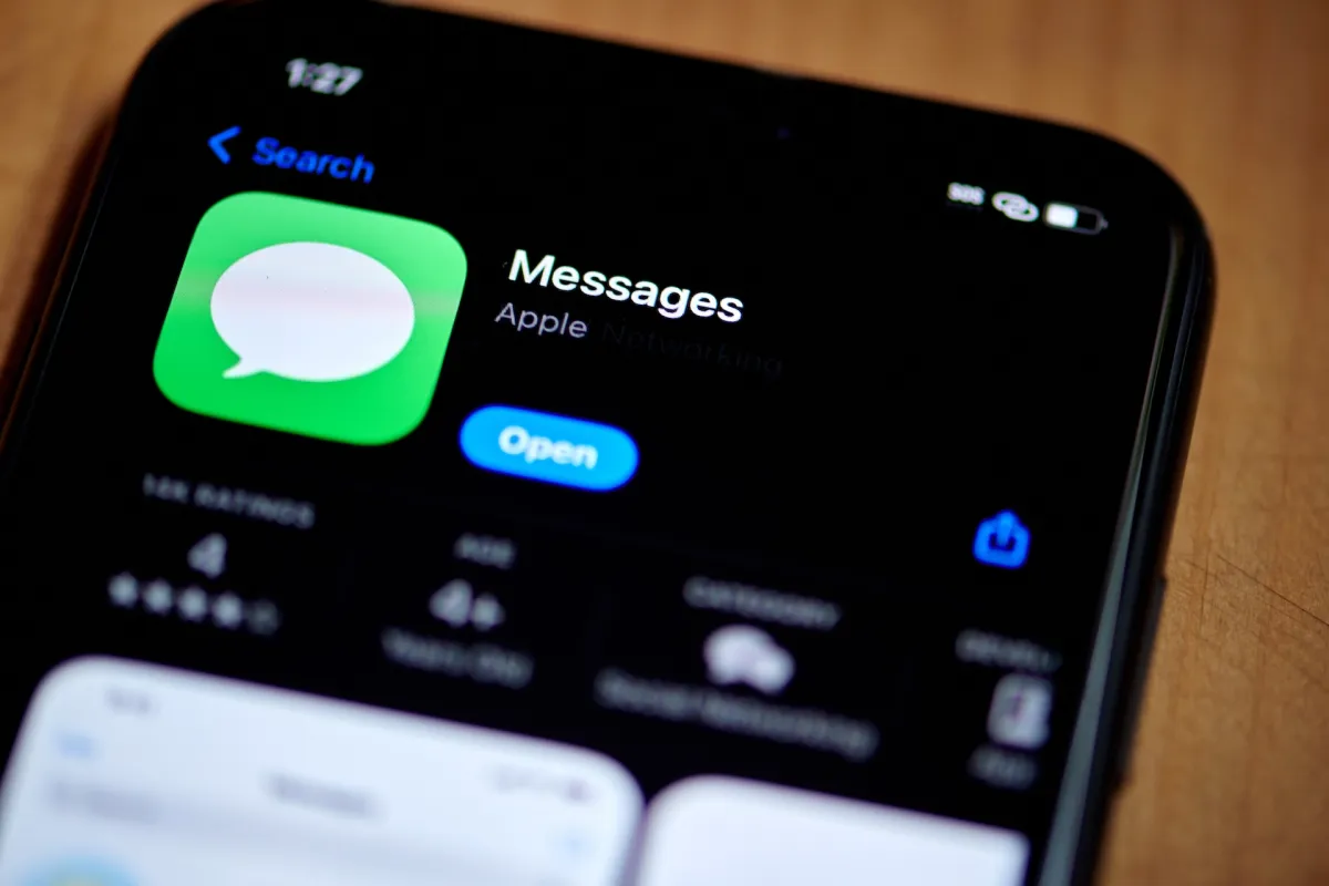 ChatGPTがSMSを乗っ取る？Appleメッセージアプリの新プラグインが自動返信を実現
