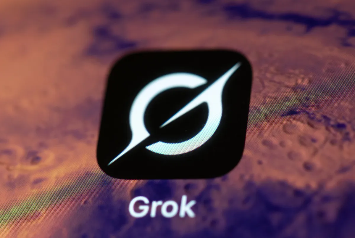 Grokが文字化けを連発、ユーザーがLite版の安定性に疑問