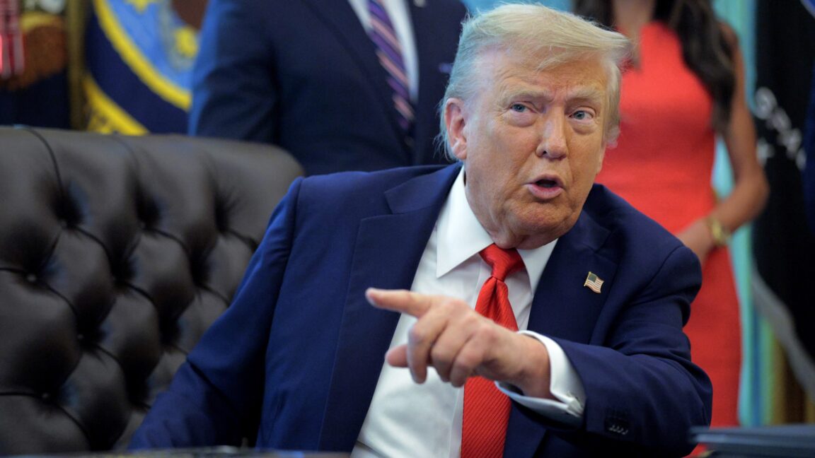 トランプ大統領がAI減速論を拒否、「AI Force」創設を宣言