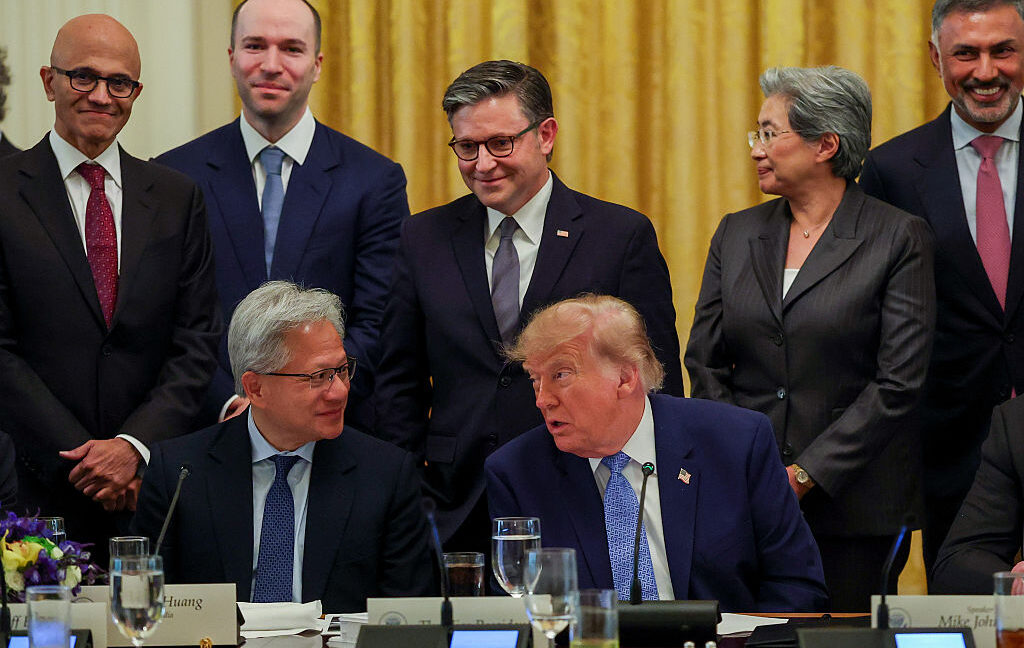 トランプ政権のAI安全計画：テック大手の自主規制に委ねるのか？