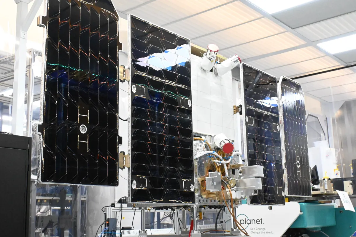 宇宙データセンター実現にはスターシップ1800回打ち上げが必要？