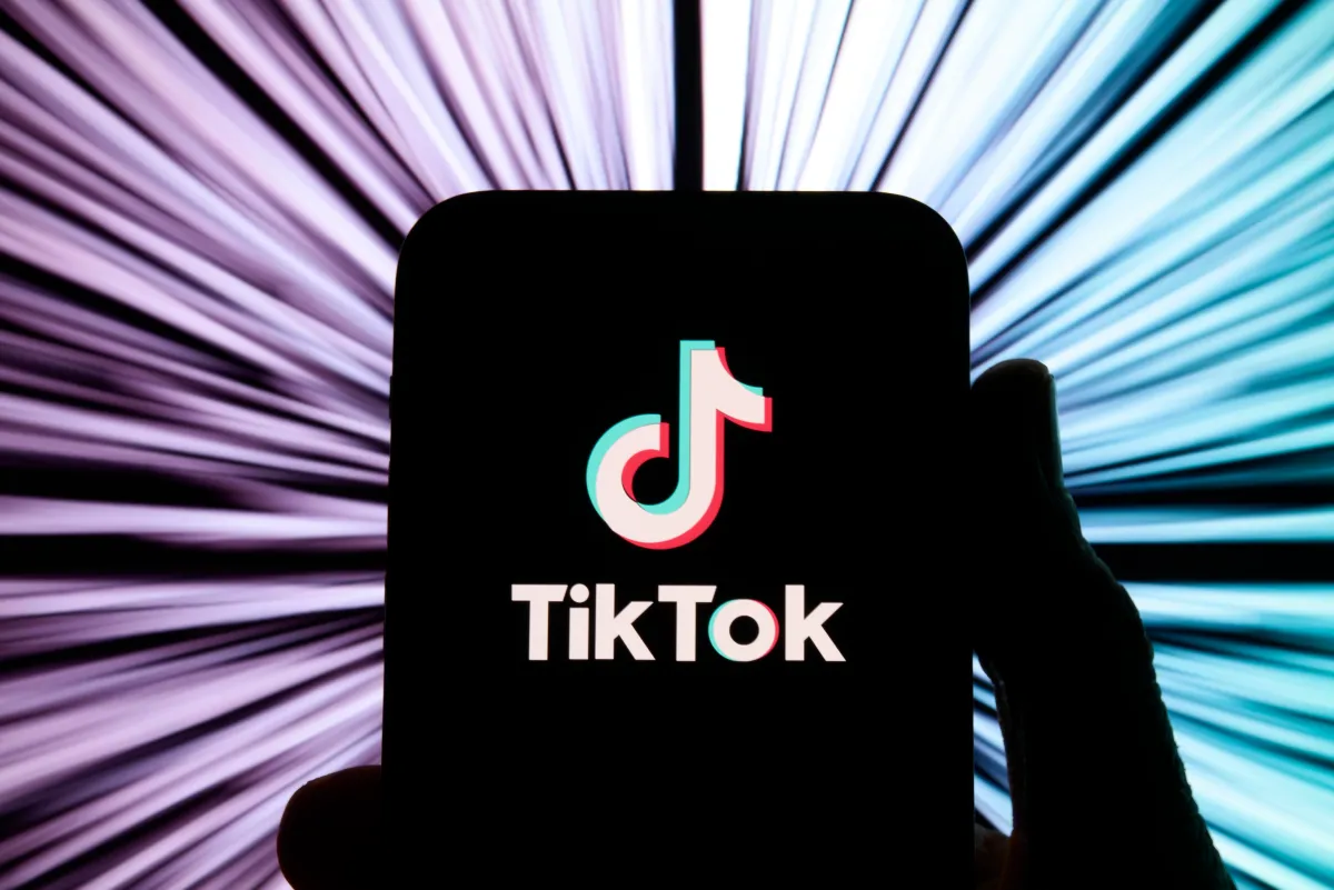 TikTokがAIショッピングアシスタントとワンクリック決済を導入——動画を見ながら購入が現実に
